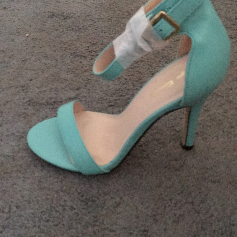 NWOT Mint Green Stilettos